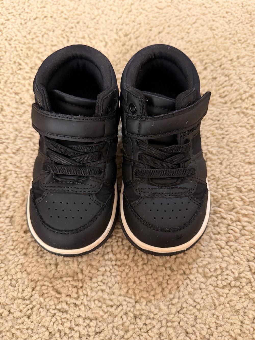 Zara Boy’s Toddler Sneakers in Size 25